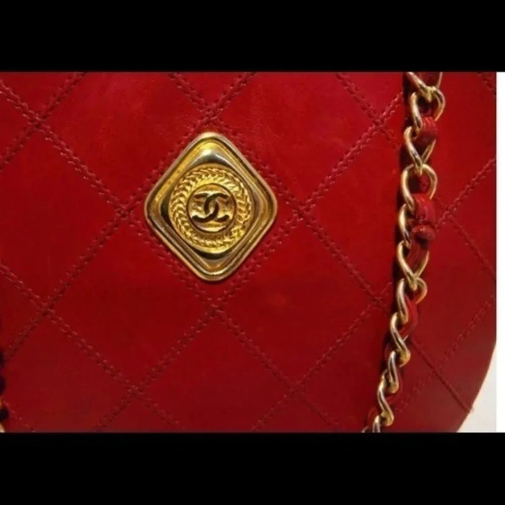 Chanel Vintage Red Leather Crossbody Bag - Picture 8 of 14